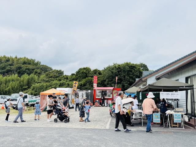 第7回mihamaふれあいまつりのセルプアゼーリア会場の様子