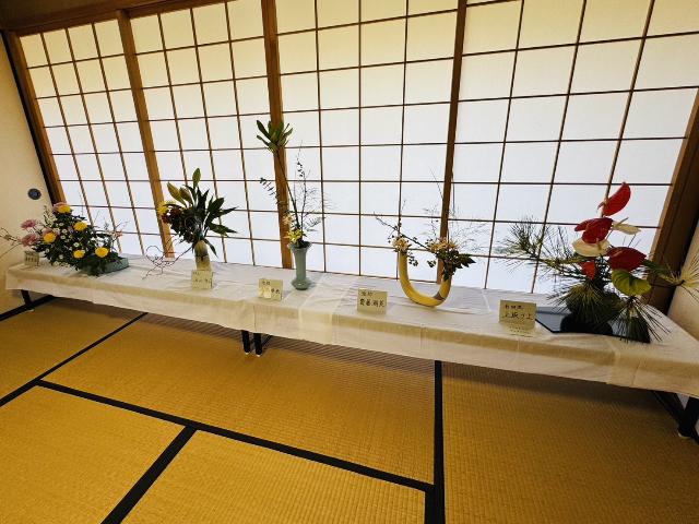 水野屋敷茶会で展示された生け花の写真