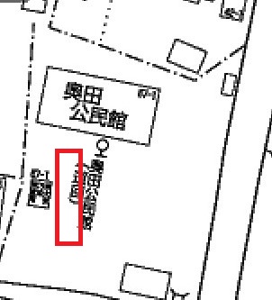 奥田公民館駐車場を赤い枠で囲んだ地図