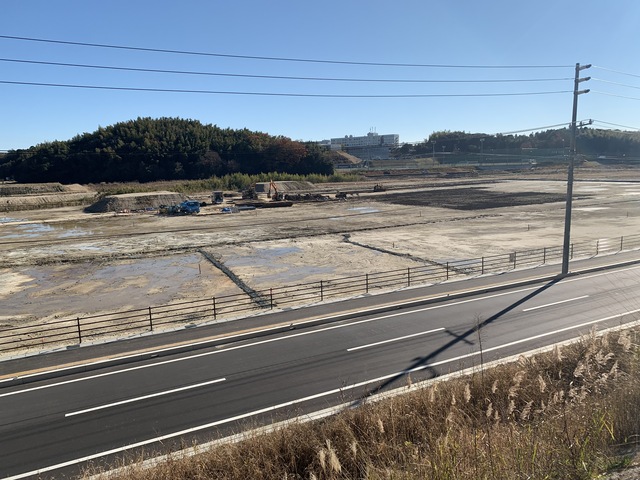 令和3(2021)年12月14日 公園北側(町道)から公園中央方面を映した定点カメラの写真