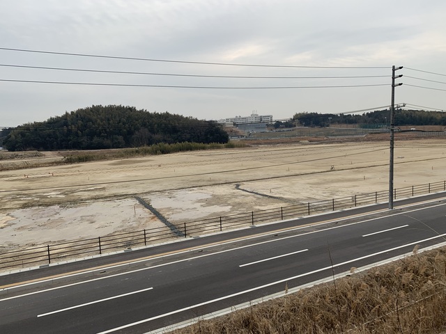 令和4(2022)年3月1日 公園北側(町道)から公園中央方面を映した定点カメラの写真