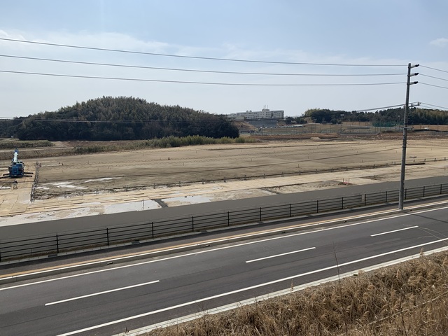 令和4(2022)年3月15日 公園北側(町道)から公園中央方面を映した定点カメラの写真