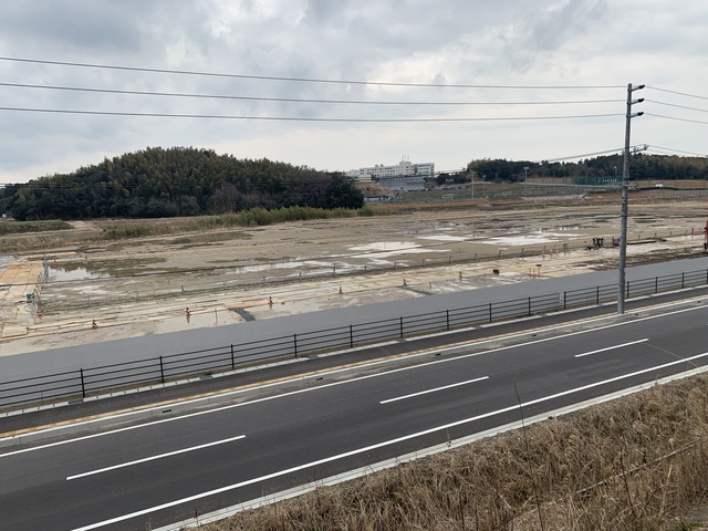 令和4(2022)年3月23日 公園北側(町道)から公園中央方面を映した定点カメラの写真