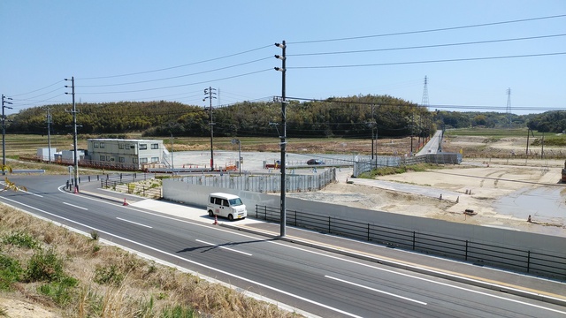 令和4(2022)年4月12日 公園北側(町道)から公園東側(ひえぞ橋)方面を映した定点カメラの写真