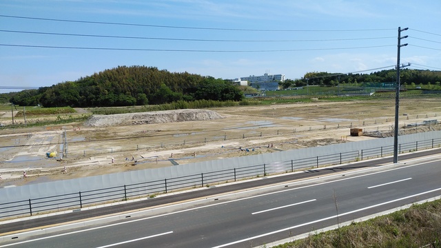 令和4(2022)年5月2日 公園北側(町道)から公園中央方面を映した定点カメラの写真