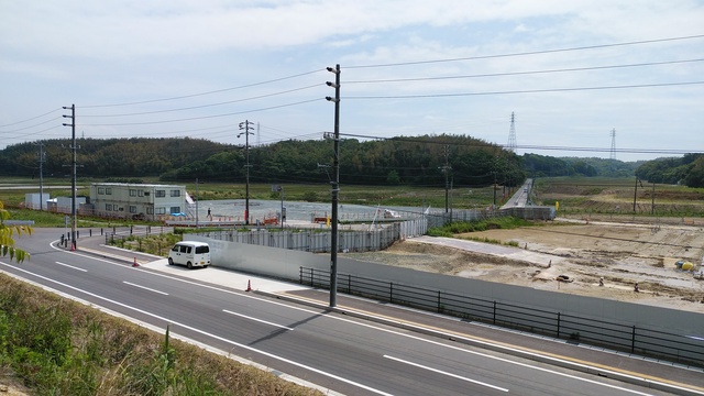 令和4(2022)年5月10日 公園北側(町道)から公園東側(ひえぞ橋)方面を映した定点カメラの写真