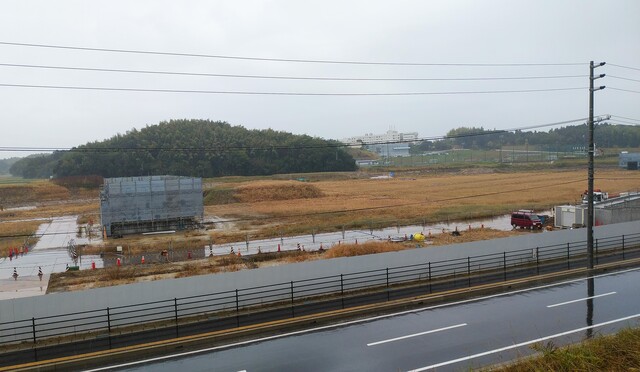 令和4(2022)年11月1日 公園北側(町道)から公園中央方面を映した定点カメラの写真