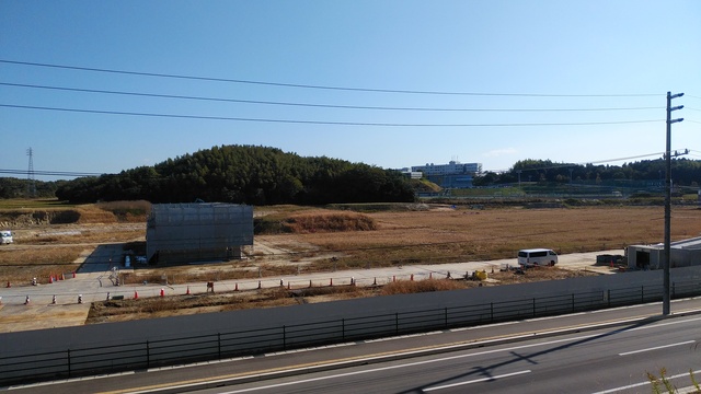 令和4(2022)年11月8日 公園北側(町道)から公園中央方面を映した定点カメラの写真