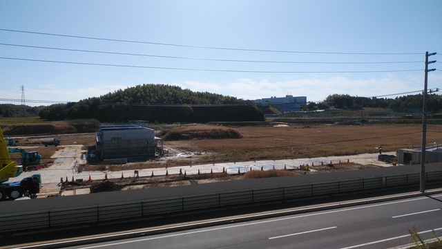 令和4(2022)年11月15日 公園北側(町道)から公園中央方面を映した定点カメラの写真