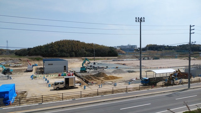 令和5(2023)年4月4日 公園北側(町道)から公園中央方面を映した定点カメラの写真