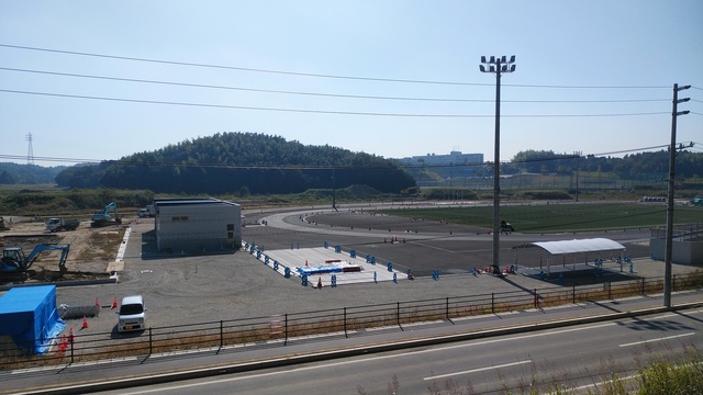 令和5(2023)年10月24日 公園北側(町道)から公園中央方面を映した定点カメラの写真