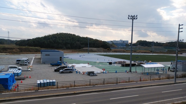 令和5(2023)年11月28日 公園北側(町道)から公園中央方面を映した定点カメラの写真