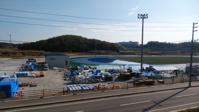 令和5(2023)年12月11日 公園北側(町道)から公園中央方面を映した定点カメラの写真