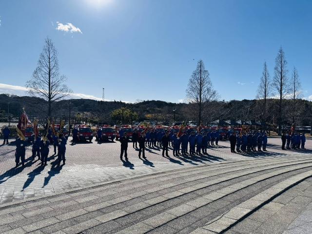 令和8年美浜町消防団出初式にて団員が整列している画像