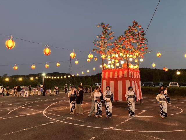 2025年の布土地区の盆踊りの様子