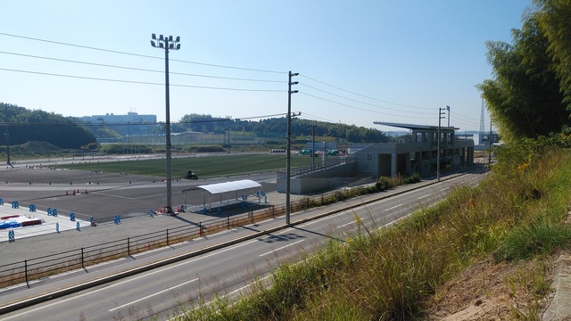 令和5（2023）年10月24日 公園北側（町道）から公園西側（知多奥田駅）方面を映した定点カメラの写真