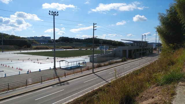 令和5（2023）年11月14日 公園北側（町道）から公園西側（知多奥田駅）方面を映した定点カメラの写真
